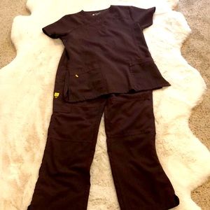 Wonder Winks FourWay Stretch scrub set Medium